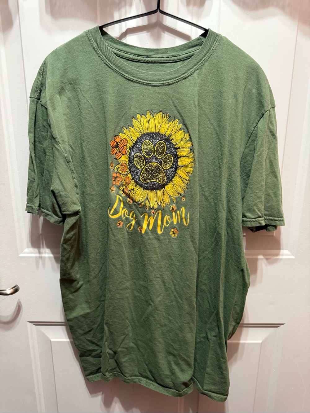 PAWZ Olive Green Sunflower Paw Dog Mom Short Sleeve Tee XL